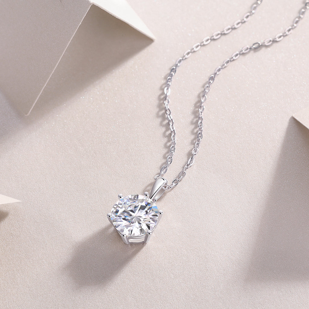 Breeze Dance - A Fashionable And Trendy Necklace Pendant Set With Top-quality Moissanite S925 In Silver And Platinum-plated. It Can Be Tested With A Diamond Pen.