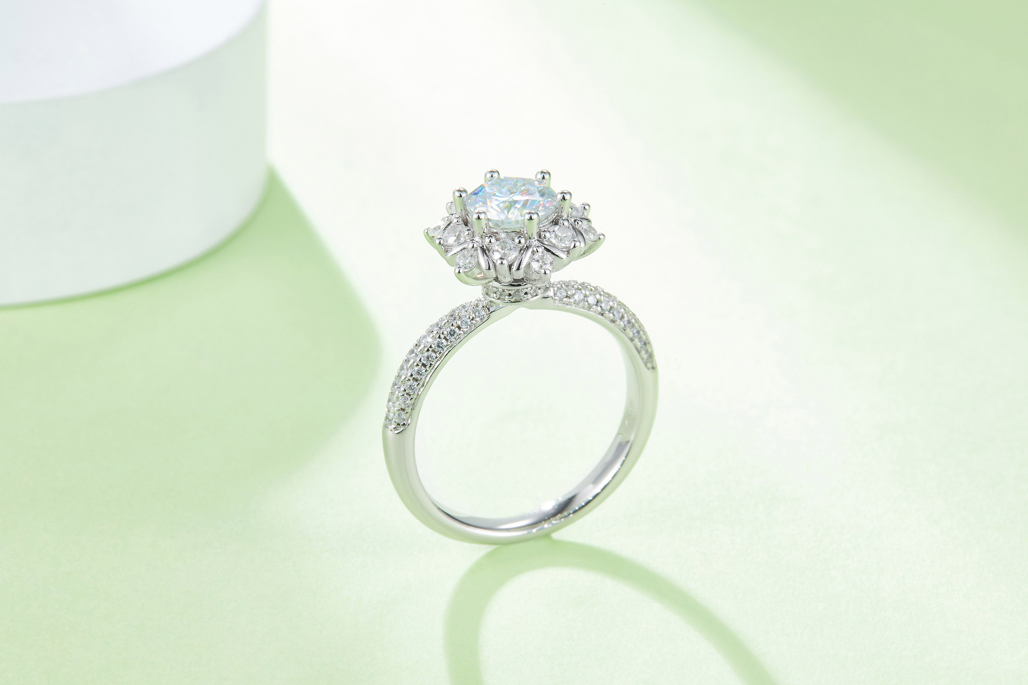 1-carat Luxury And Fashionable Light Luxury Jewelry Silver Ring Set With Top-quality Moissanite, S925 Silver Plated Platinum